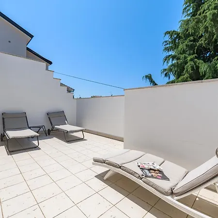 Villa Gigi With View *