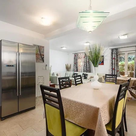 Villa In Near Brijuni Islands