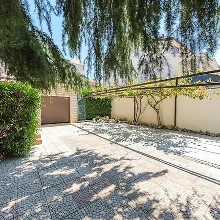 Villa In Near Brijuni Islands *